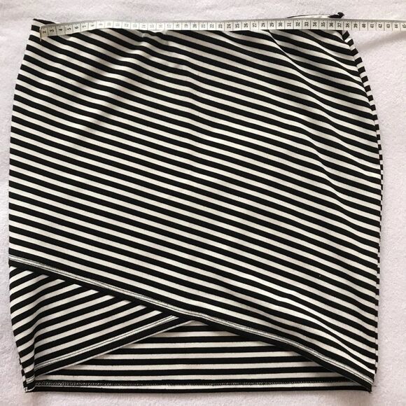 Zara Trafaluc Bodycon Skirt Size 28 Black and White - Picture 8 of 8